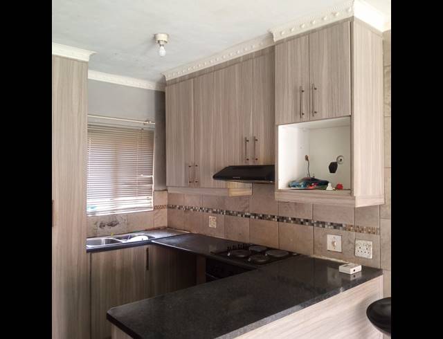 3 BEDROOM APARTMENT FOR SALE IN BOKSBURG CENTRAL
